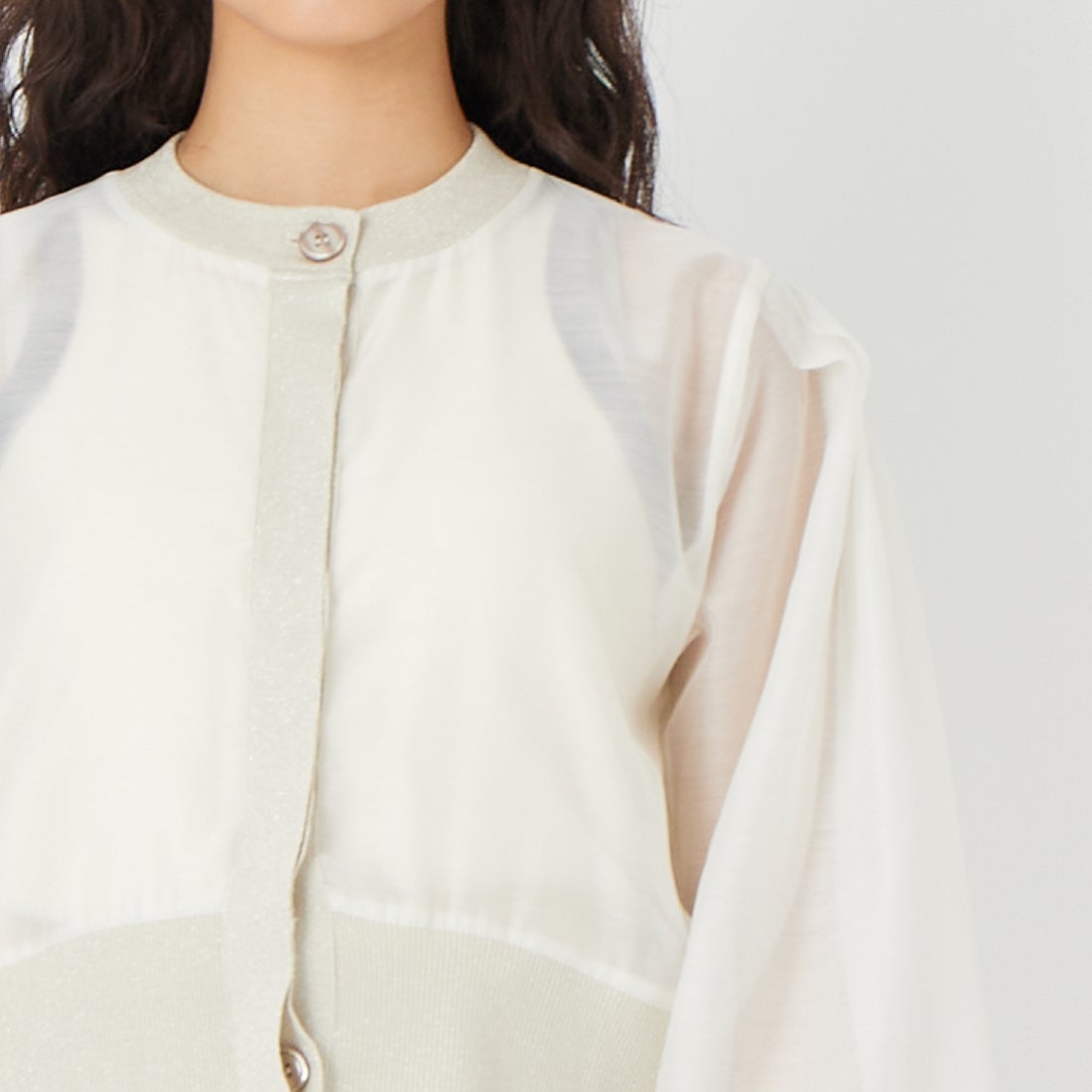 DIGNITE COLLIER [ディニテコリエ] シアー切替カーディガン [80267113] 031 ｵﾌﾎﾜｲﾄ &&モデル身長：162cm 着用サイズ：F&&