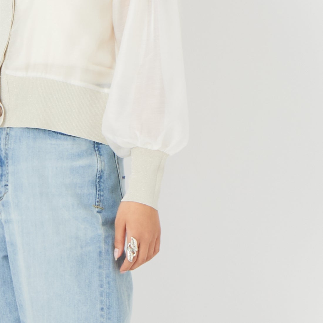 DIGNITE COLLIER [ディニテコリエ] シアー切替カーディガン [80267113] 031 ｵﾌﾎﾜｲﾄ &&モデル身長：162cm 着用サイズ：F&&