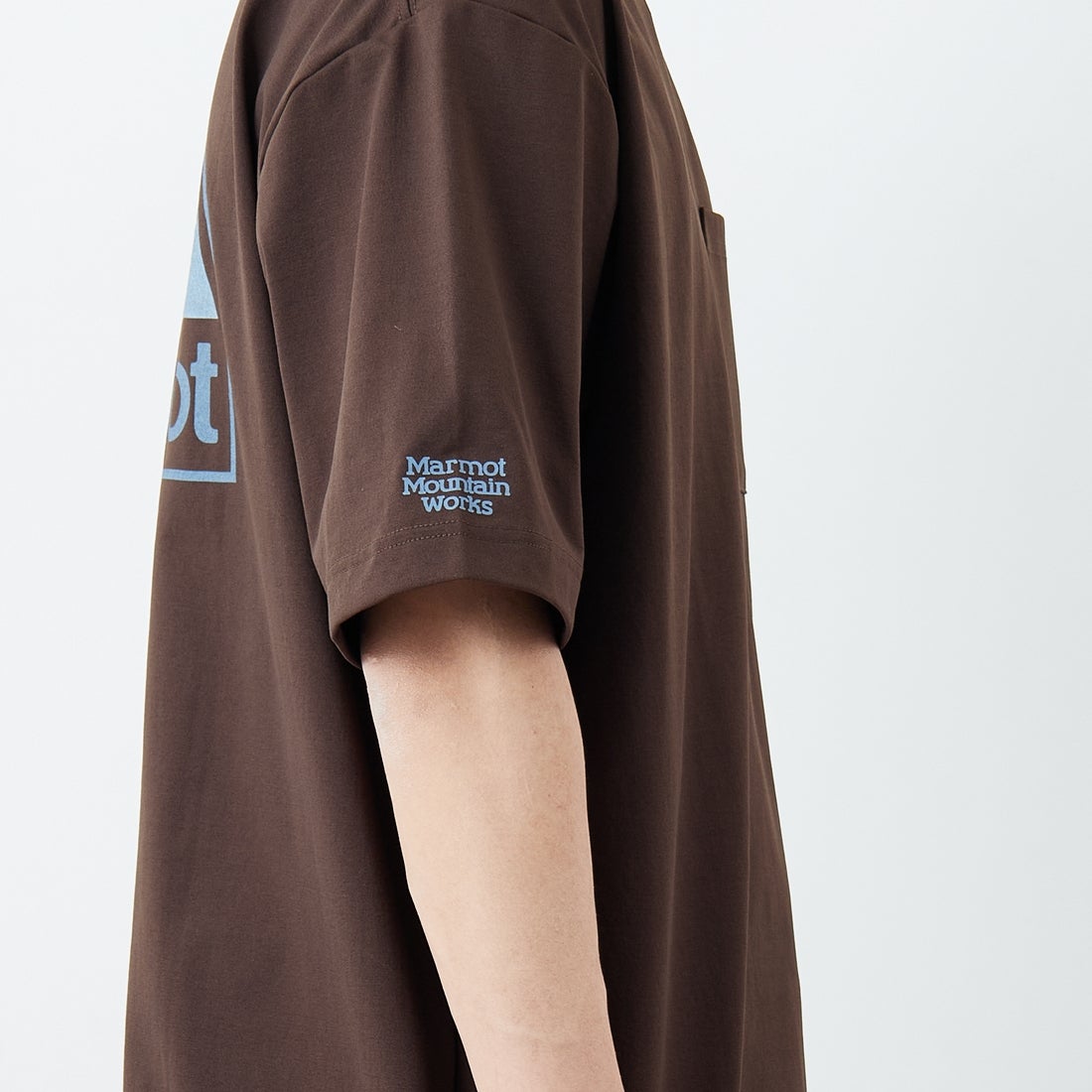 Marmot [マーモット] 別注 ドローコード付き マウンテンロゴ バックプリントTシャツ [MTSS26MST337IN-JF] D.BROWN