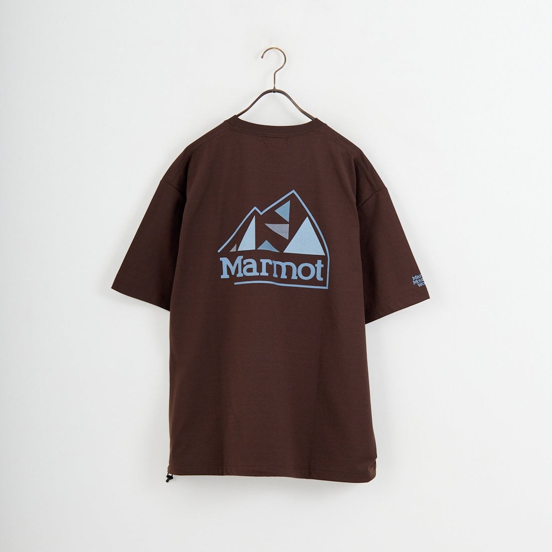 Marmot [マーモット] 別注 ドローコード付き マウンテンロゴ バックプリントTシャツ [MTSS26MST337IN-JF] D.BROWN
