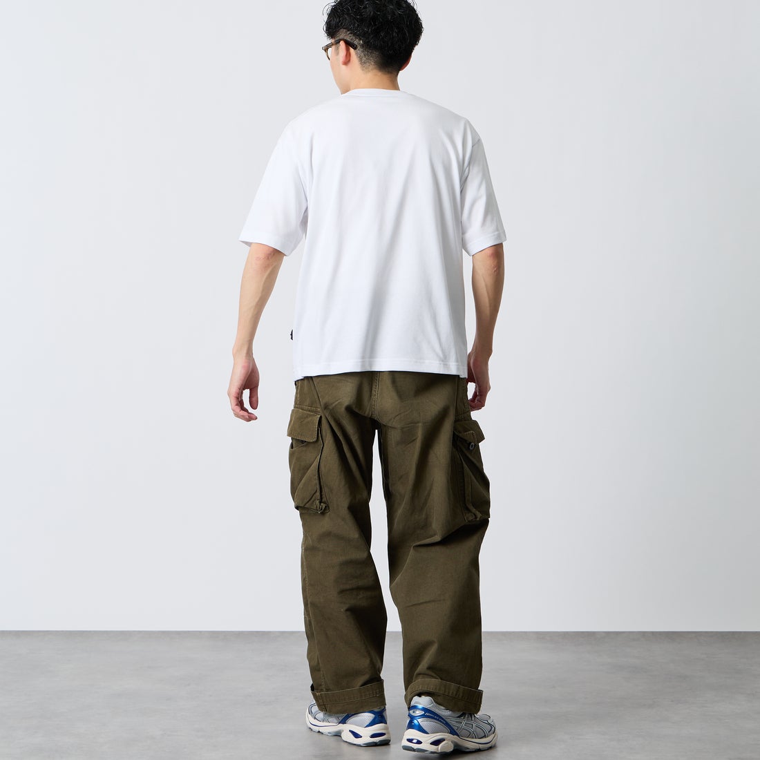 THOUSAND MILE [サウザンド マイル] ワンポイント刺繍ロゴ ショートスリーブTシャツ [TM261TC00120] 01 WHITE &&モデル身長：168cm 着用サイズ：M&&