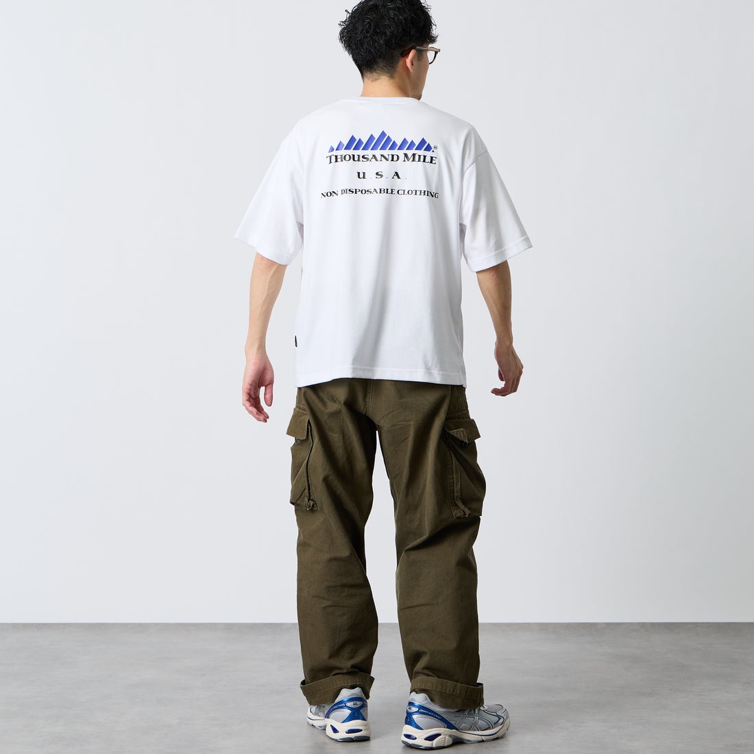 THOUSAND MILE [サウザンド マイル] ブランドロゴ バックプリント ショートスリーブTシャツ [TM261TC00460] 01 WHITE  &&モデル身長：168cm 着用サイズ：L&&