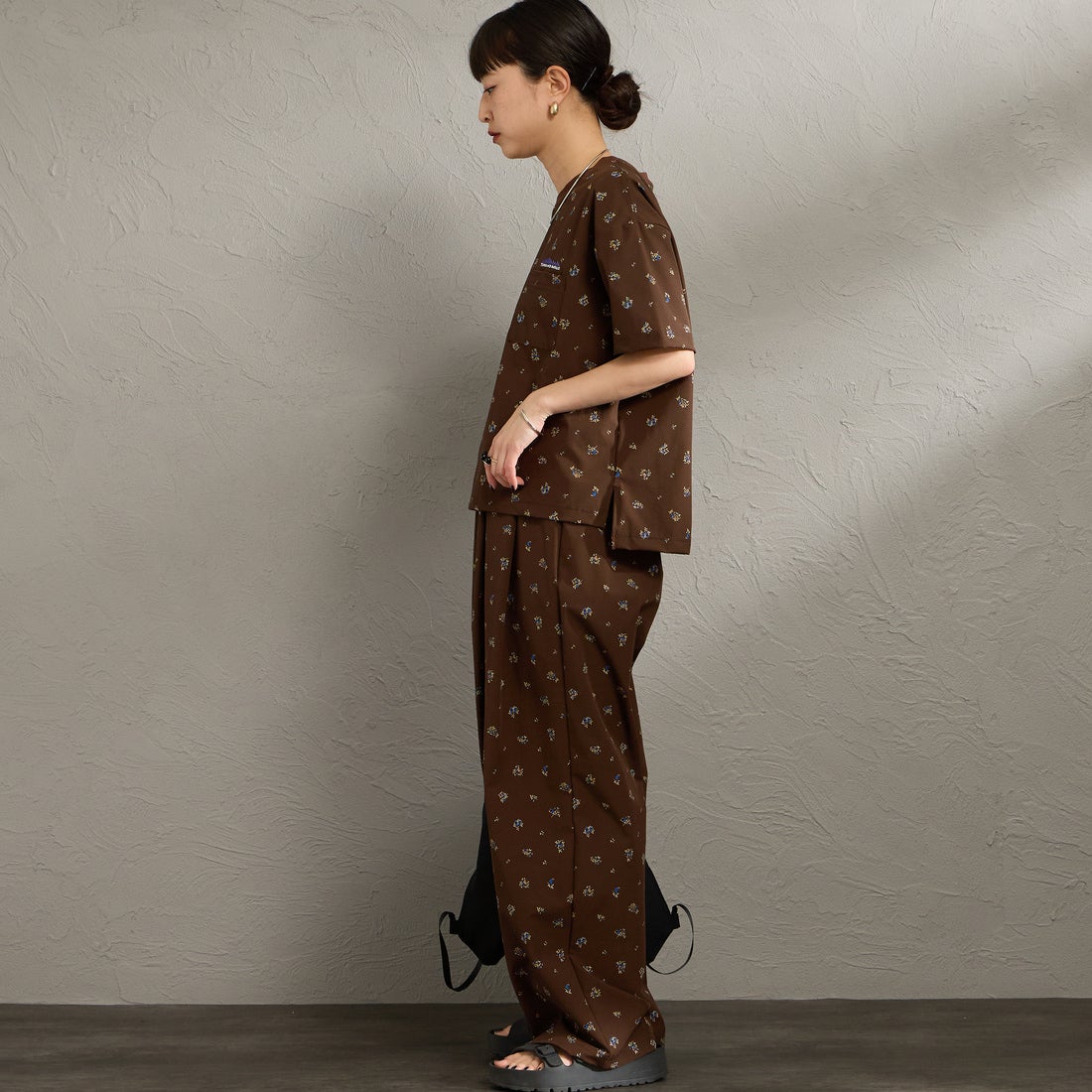 THOUSAND MILE [サウザンド マイル] 別注 花柄 サマーバケーション ラップパンツセットアップ [TM261QP50782-JF] 93 FLOWER &&モデル身長：150cm 着用サイズ：F&&