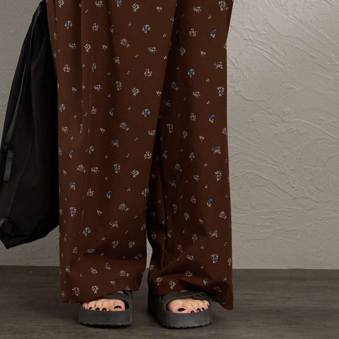 THOUSAND MILE [サウザンド マイル] 別注 花柄 サマーバケーション ラップパンツセットアップ [TM261QP50782-JF] 93 FLOWER &&モデル身長：150cm 着用サイズ：F&&