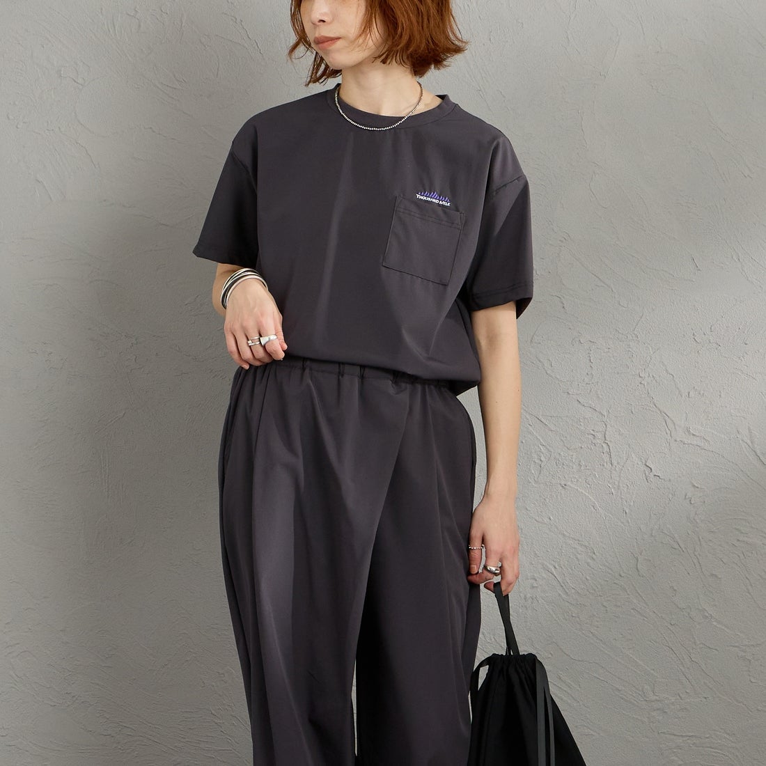 THOUSAND MILE [サウザンド マイル] 別注 サマーバケーション ラップパンツセットアップ [TM261NP50782-JF] 19 CHARCOA &&モデル身長：158cm 着用サイズ：F&&