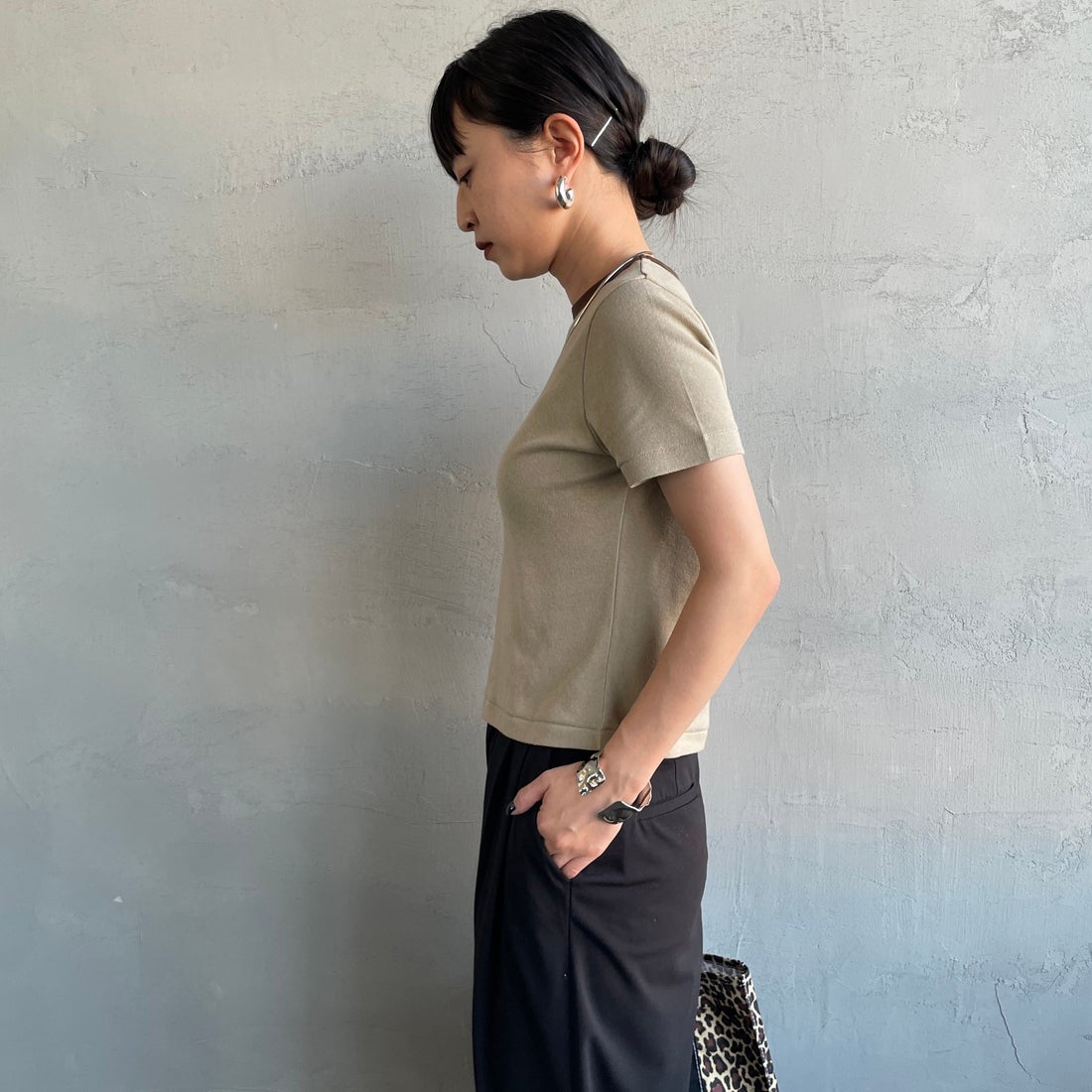 Health knit [ヘルスニット] 別注 ミニロゴ コンパクトTシャツ [HR26S-L312IN-JF] BEIGE &&モデル身長：150cm 着用サイズ：S&&