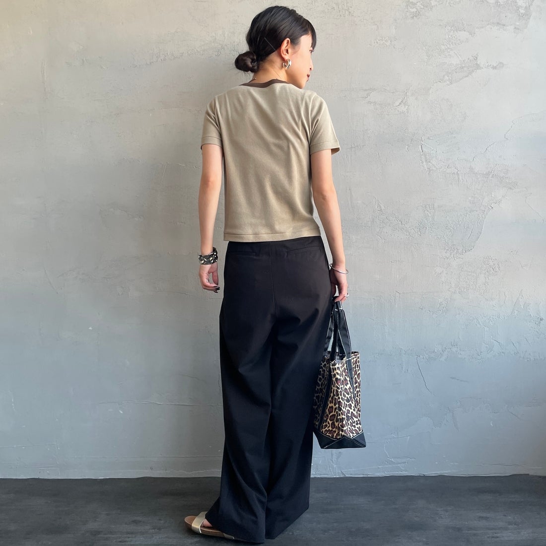 Health knit [ヘルスニット] 別注 ミニロゴ コンパクトTシャツ [HR26S-L312IN-JF] BEIGE &&モデル身長：150cm 着用サイズ：S&&