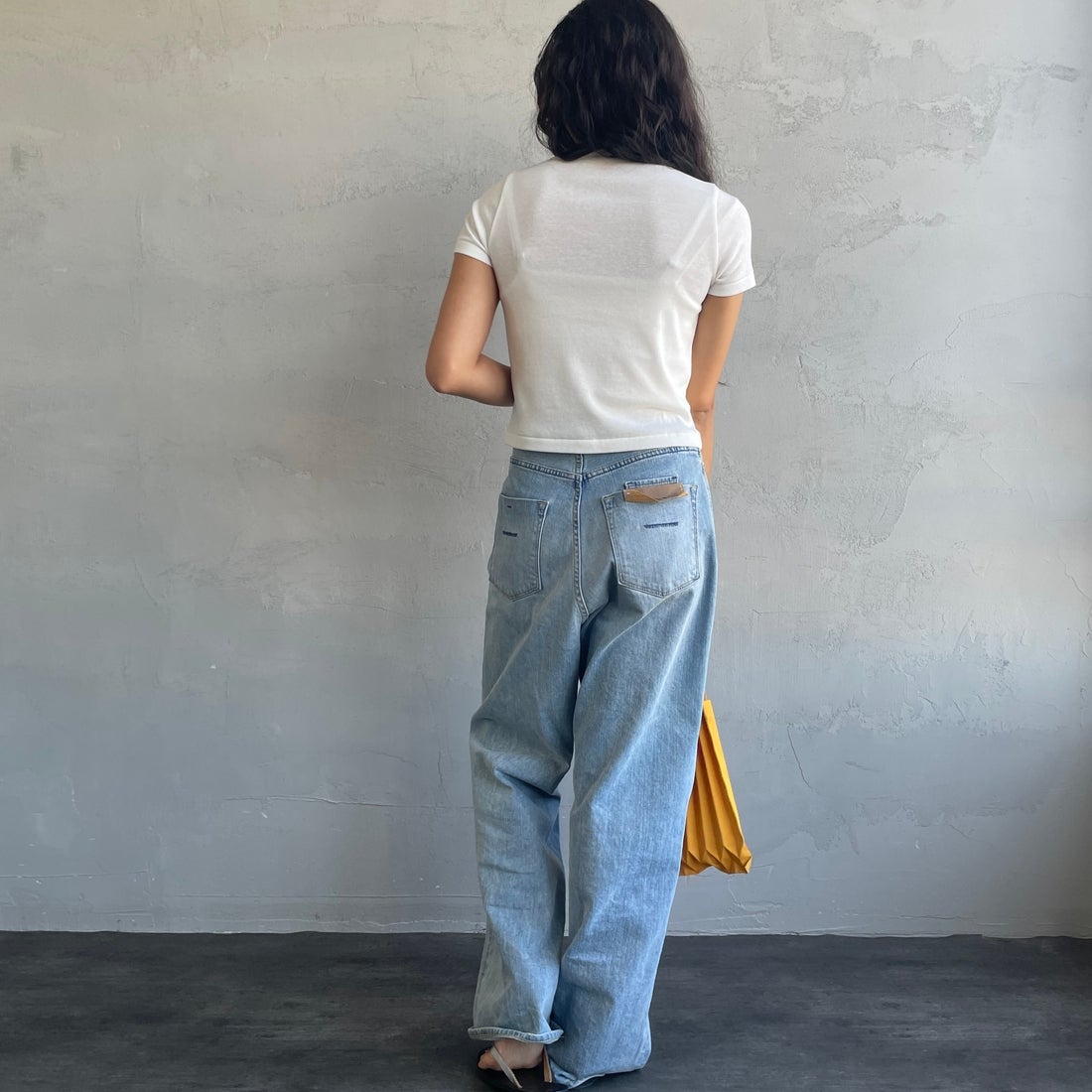 Health knit [ヘルスニット] 別注 ミニロゴ コンパクトTシャツ [HR26S-L312IN-JF] OFF WHITE &&モデル身長：162cm 着用サイズ：S&&