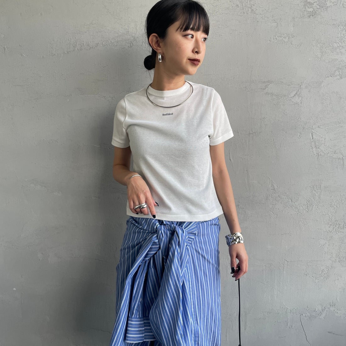 Health knit [ヘルスニット] 別注 ミニロゴ コンパクトTシャツ [HR26S-L312IN-JF] OFF WHITE &&モデル身長：162cm 着用サイズ：S&&
