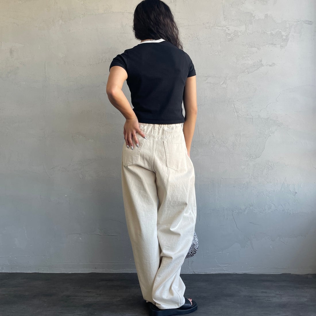 Health knit [ヘルスニット] 別注 ミニロゴ コンパクトTシャツ [HR26S-L312IN-JF] BLACK &&モデル身長：162cm 着用サイズ：S&&