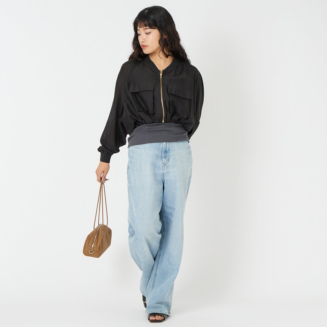 DIGNITE COLLIER [ディニテコリエ] ドルマンスリーブシアーブルゾン [80267214] 004 ﾌﾞﾗｯｸ &&モデル身長：162cm 着用サイズ：F&&