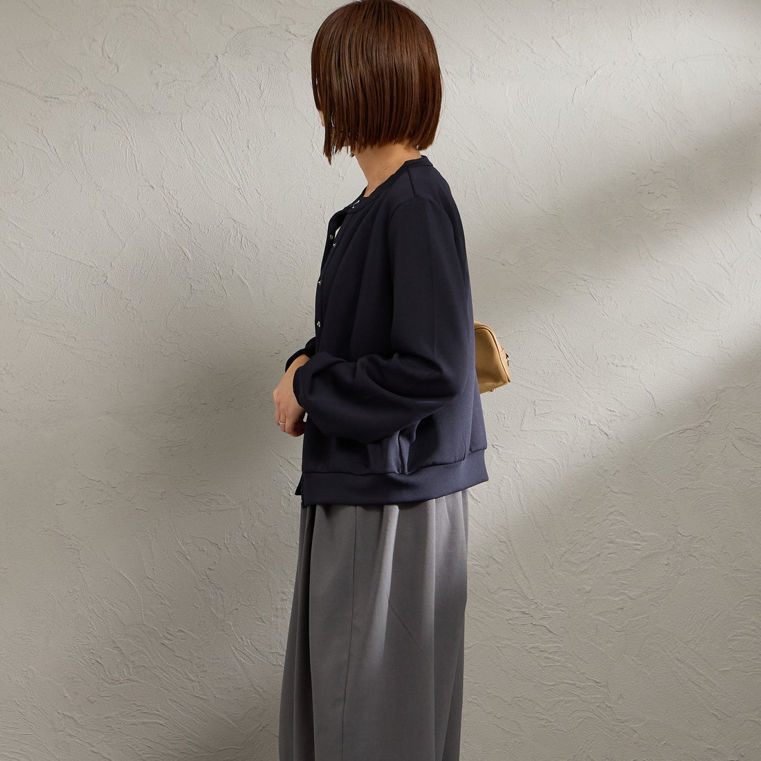 MARMARMAR [マーマーマー] クルーネックカーディガン [1-810071] 77 NAVY &&モデル身長：159cm 着用サイズ：F&&