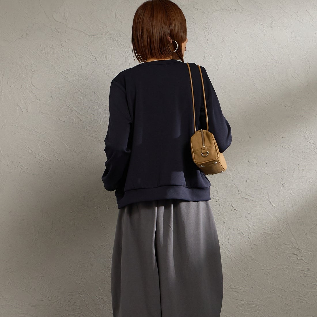 MARMARMAR [マーマーマー] クルーネックカーディガン [1-810071] 77 NAVY &&モデル身長：159cm 着用サイズ：F&&