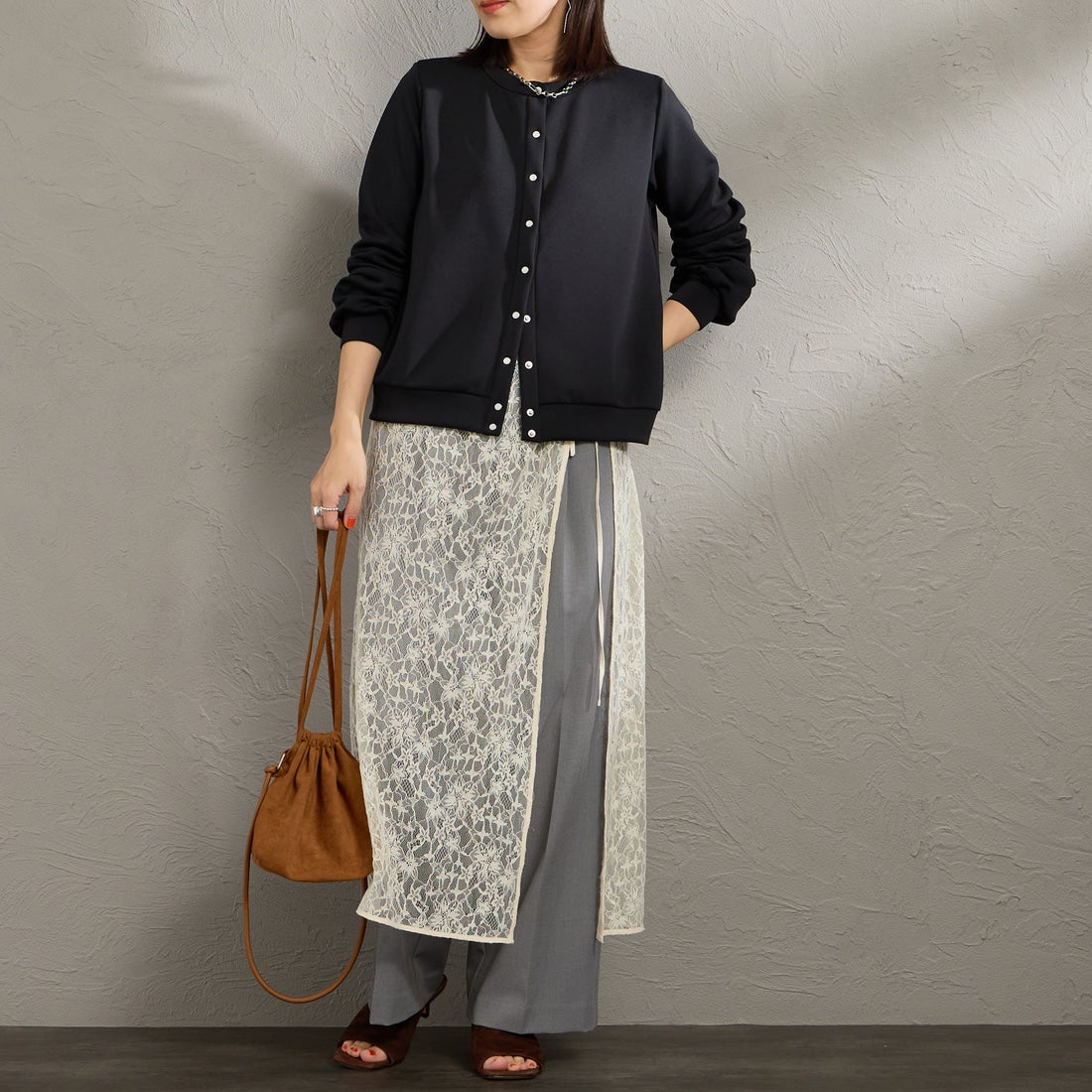 MARMARMAR [マーマーマー] クルーネックカーディガン [1-810071] 99 BLACK &&モデル身長：160cm 着用サイズ：F&&