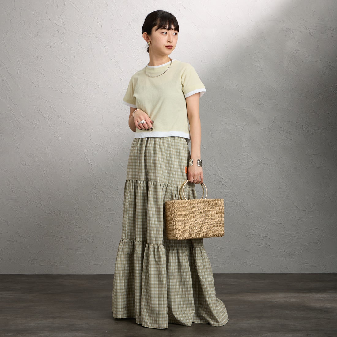 nenom [ネノム] 配色シア―コンパクトTシャツ [NE26322007] 37 SAG/OFF &&モデル身長：150cm 着用サイズ：F&&