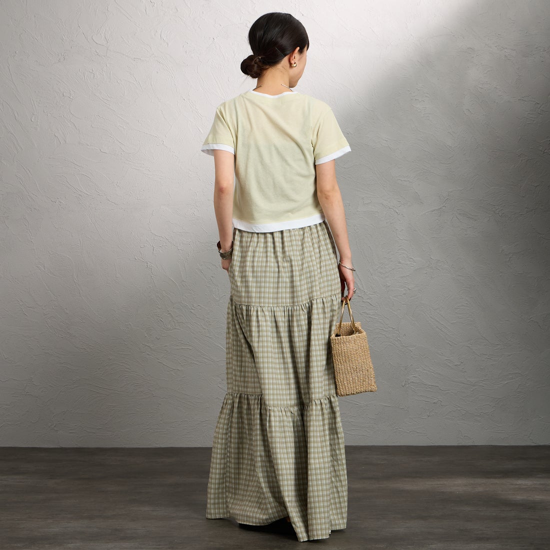 nenom [ネノム] 配色シア―コンパクトTシャツ [NE26322007] 37 SAG/OFF &&モデル身長：150cm 着用サイズ：F&&