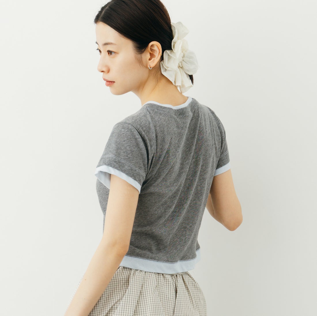 nenom [ネノム] 配色シア―コンパクトTシャツ [NE26322007] 07 GRY/SAX