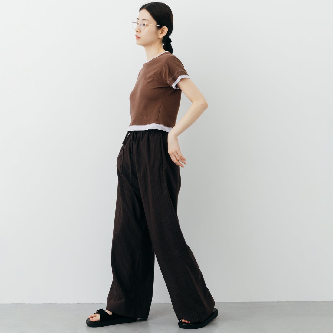 nenom [ネノム] 配色シア―コンパクトTシャツ [NE26322007] 28 BRN/PPL