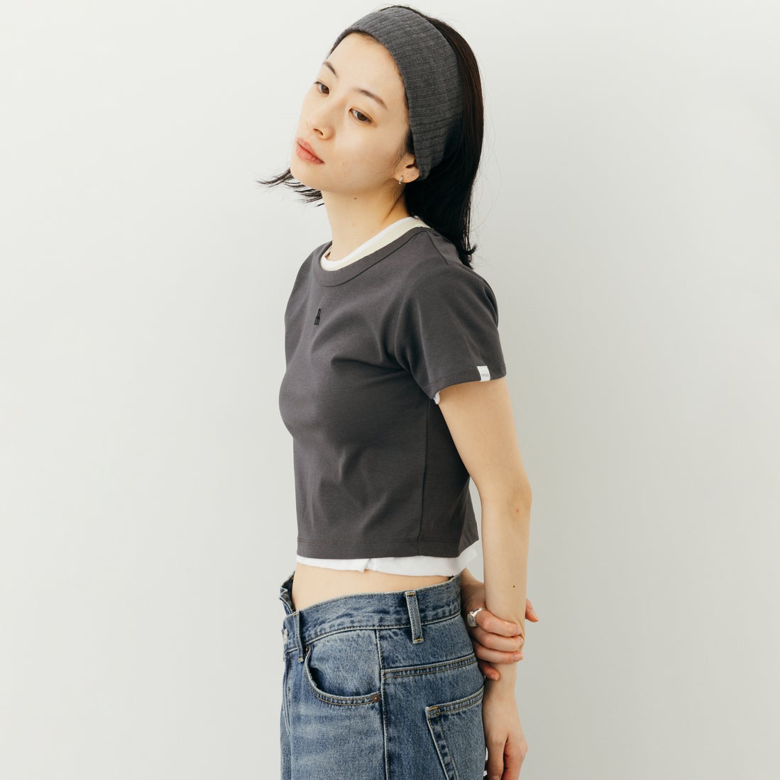 nenom [ネノム] ワンポイントロゴ刺繍 ミニTシャツ [NE26322002] 08 CHARCOA