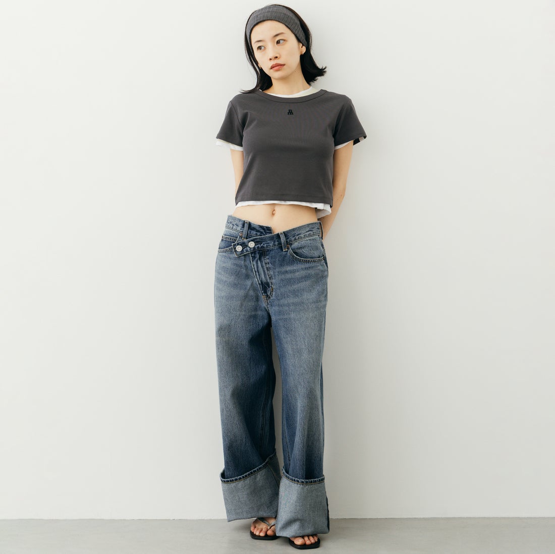 nenom [ネノム] ワンポイントロゴ刺繍 ミニTシャツ [NE26322002] 08 CHARCOA