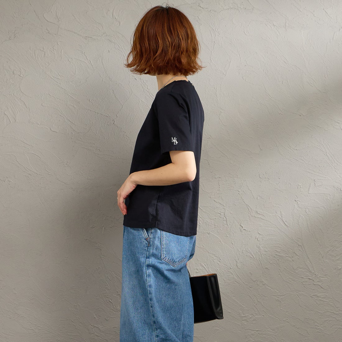 MICA&DEAL [マイカアンドディール] ワンポイント刺繍Tシャツ [0126109048] D/NAVY &&モデル身長：158cm 着用サイズ：F&&