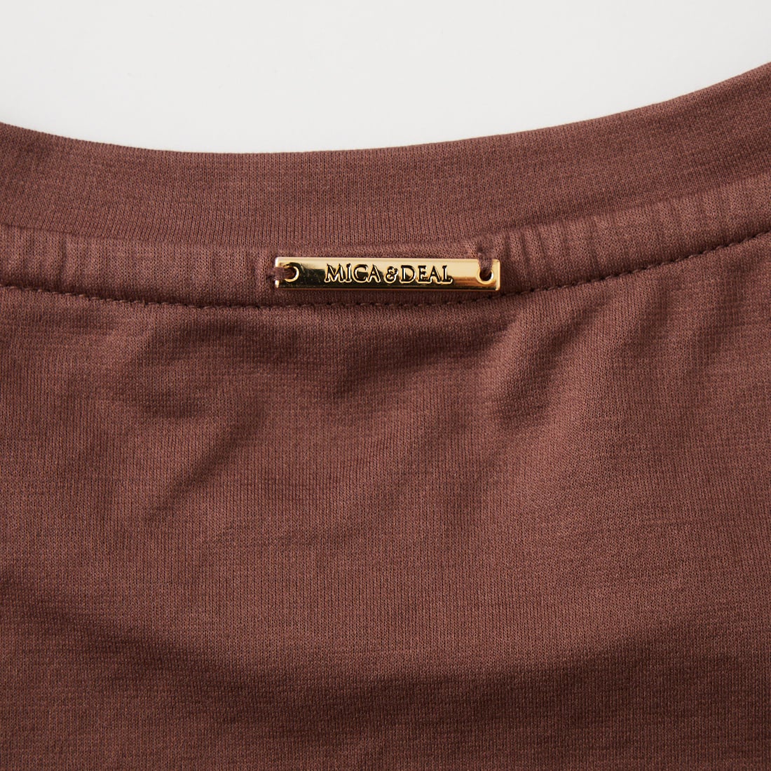 MICA&DEAL [マイカアンドディール] ワンポイント刺繍Tシャツ [0126109048] BROWN
