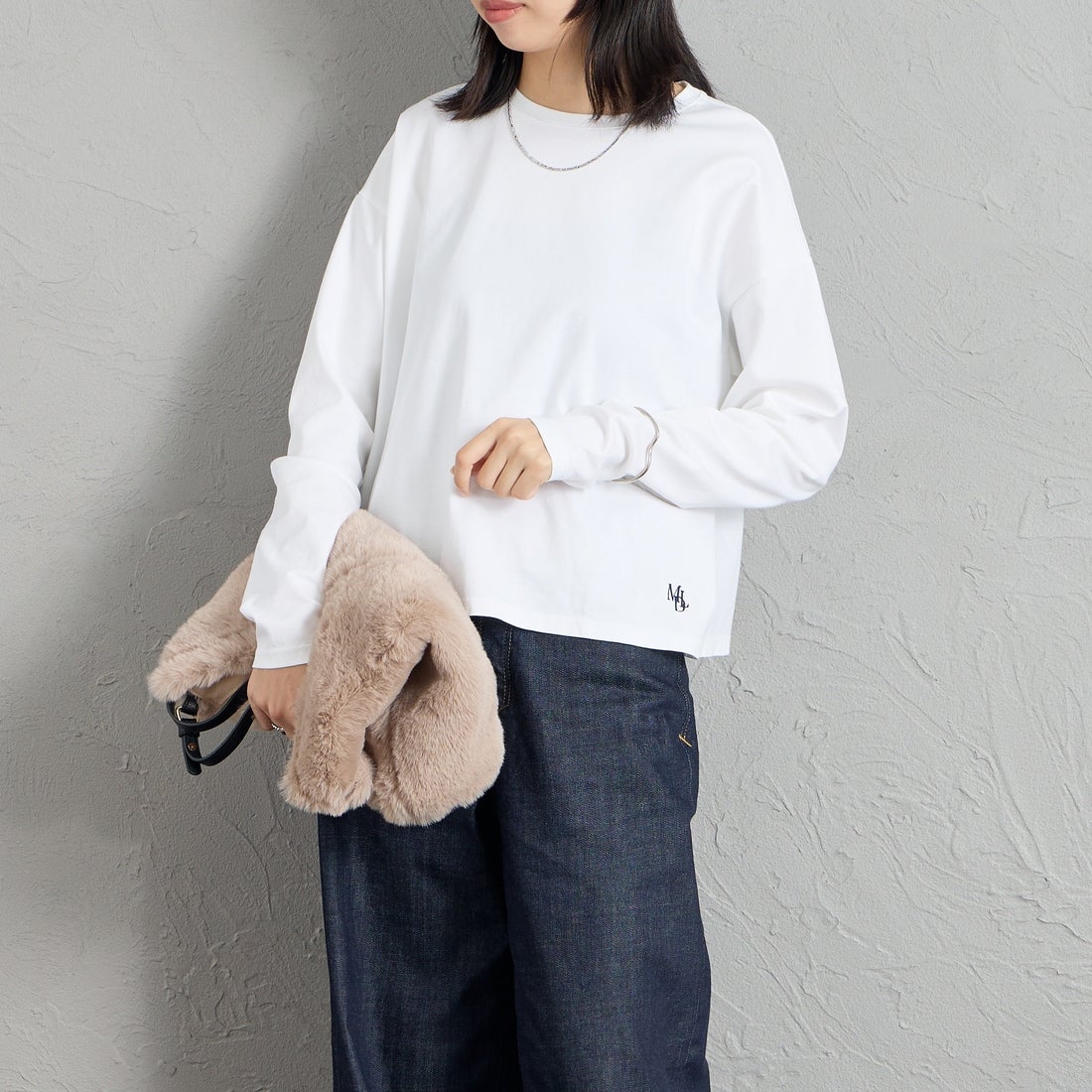 MICA&DEAL [マイカアンドディール] ワンポイント刺繍ロングTシャツ [0126109049] WHITE &&モデル身長：162cm 着用サイズ：F&&