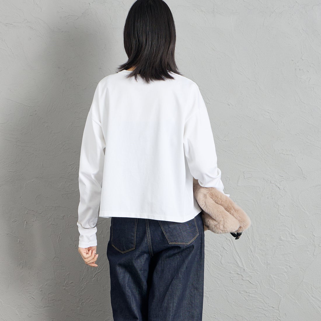 MICA&DEAL [マイカアンドディール] ワンポイント刺繍ロングTシャツ [0126109049] WHITE &&モデル身長：162cm 着用サイズ：F&&