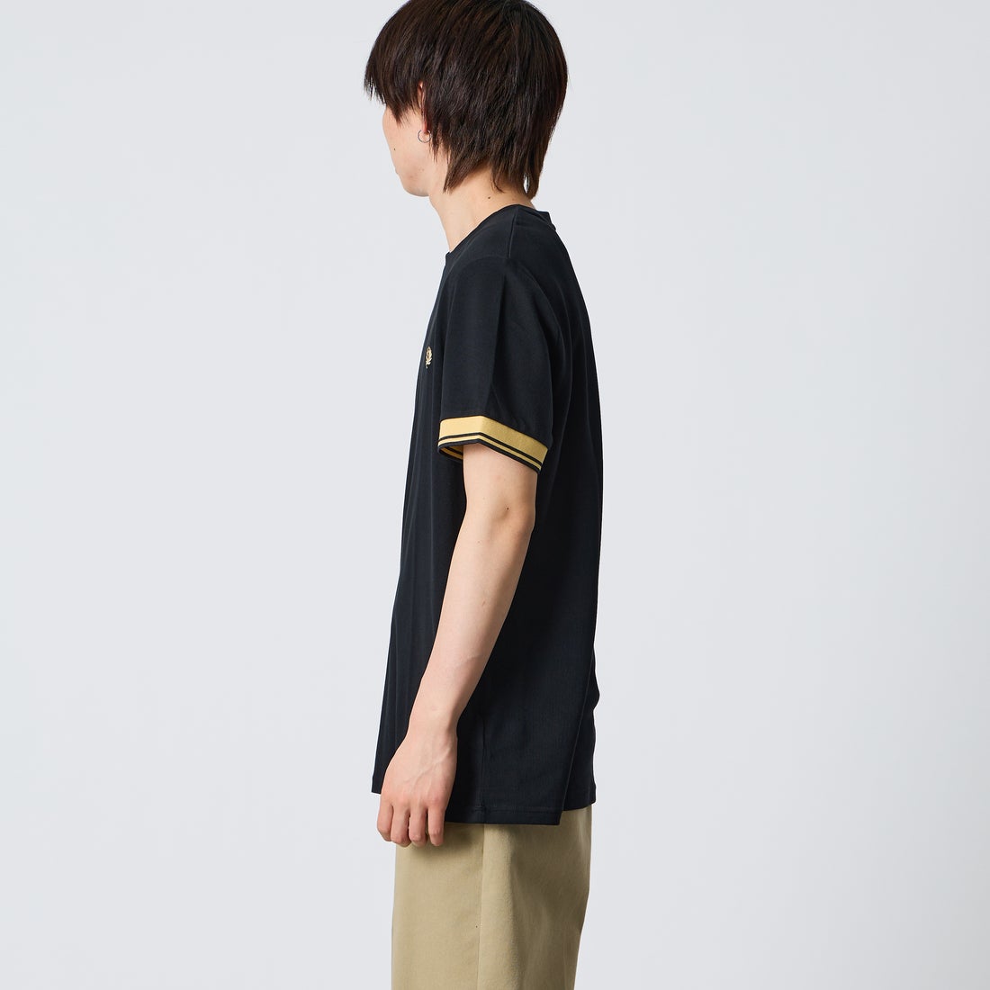FRED PERRY [フレッドペリー] ワンポイントロゴ刺繍 ツインティップTシャツ [M2396] 90A BLACK &&モデル身長：177cm 着用サイズ：L&&