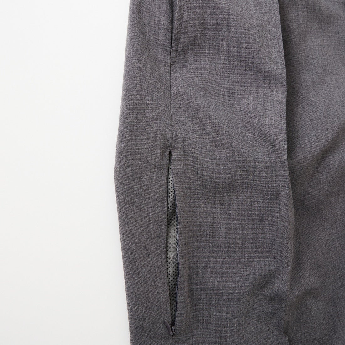 +phenix [プラスフェニックス] 別注 サイドメッシュタックパンツ [POB-26024IN-JF] CHARCOAL