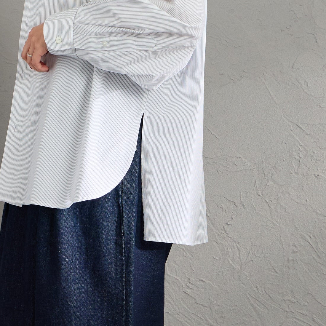 Gymphlex [ジムフレックス] コットンストライプ 長袖チュニックシャツ [GY-B0365PSE] WHT/BLK ST &&モデル身長：159cm 着用サイズ：12&&