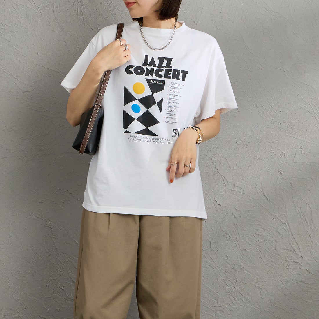 THE SHINZONE [ザ シンゾーン] ジャズコンサートTシャツ [26SMSCU09] 01 WHITE &&モデル身長：160cm 着用サイズ：F0&&