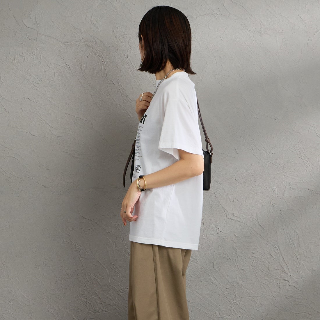 THE SHINZONE [ザ シンゾーン] ジャズコンサートTシャツ [26SMSCU09] 01 WHITE &&モデル身長：160cm 着用サイズ：F0&&