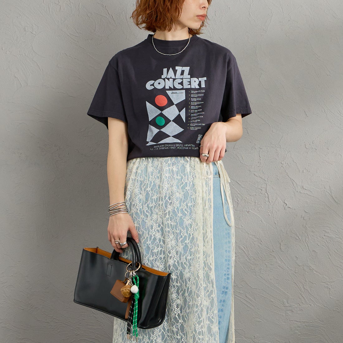 THE SHINZONE [ザ シンゾーン] ジャズコンサートTシャツ [26SMSCU09] 06 GRAY &&モデル身長：158cm 着用サイズ：F0&&