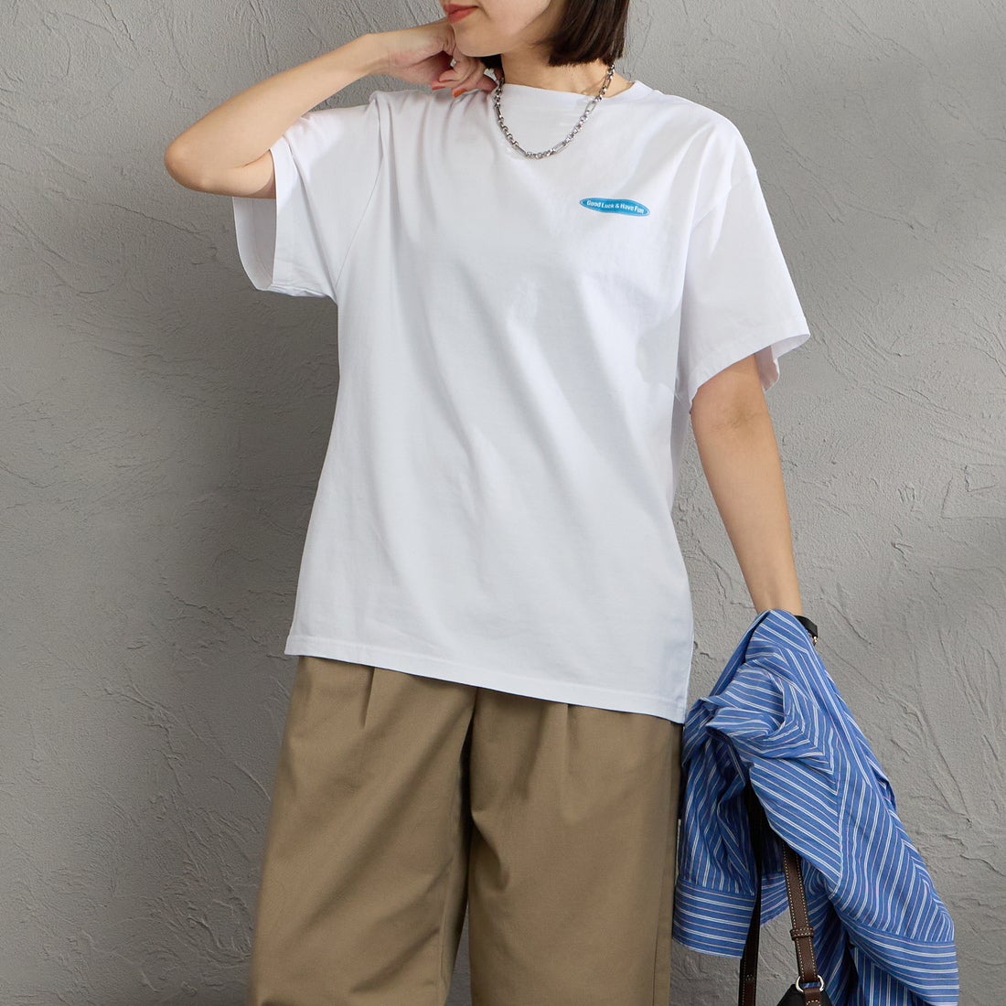 THE SHINZONE [ザ シンゾーン] ビンゴTシャツ [26SMSCU13] 01 WHITE &&モデル身長：160cm 着用サイズ：F0&&