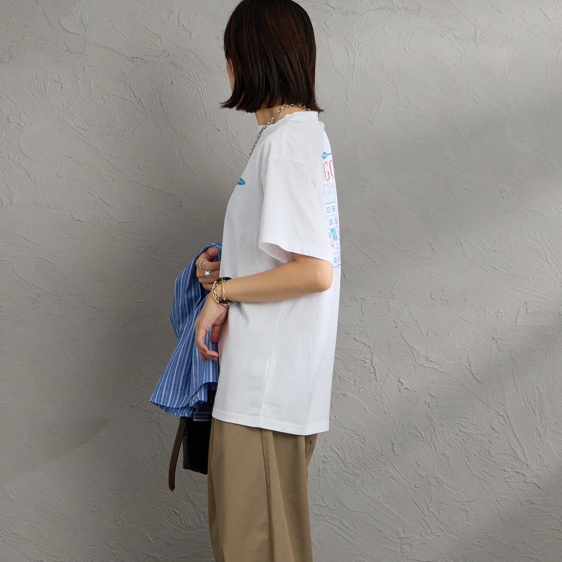 THE SHINZONE [ザ シンゾーン] ビンゴTシャツ [26SMSCU13] 01 WHITE &&モデル身長：160cm 着用サイズ：F0&&