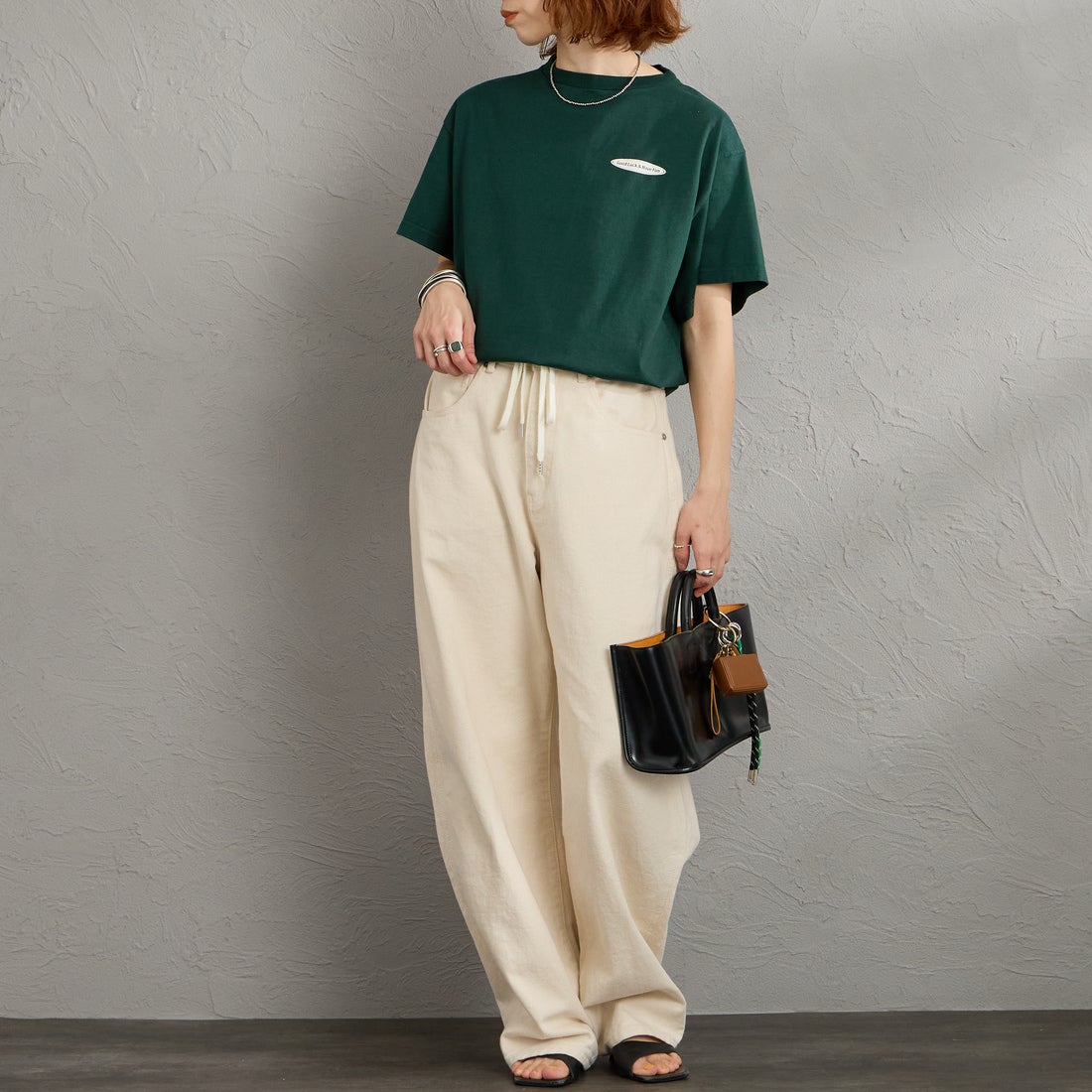 THE SHINZONE [ザ シンゾーン] ビンゴTシャツ [26SMSCU13] 76 D.GREEN &&モデル身長：158cm 着用サイズ：F0&&