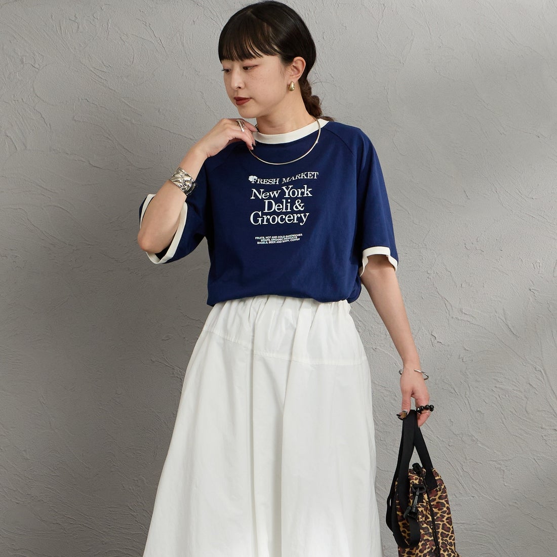 THE SHINZONE [ザ シンゾーン] フレッシュマーケットリンガーTシャツ [26SMSCU12] 85 NAVY &&モデル身長：150cm 着用サイズ：F0&&