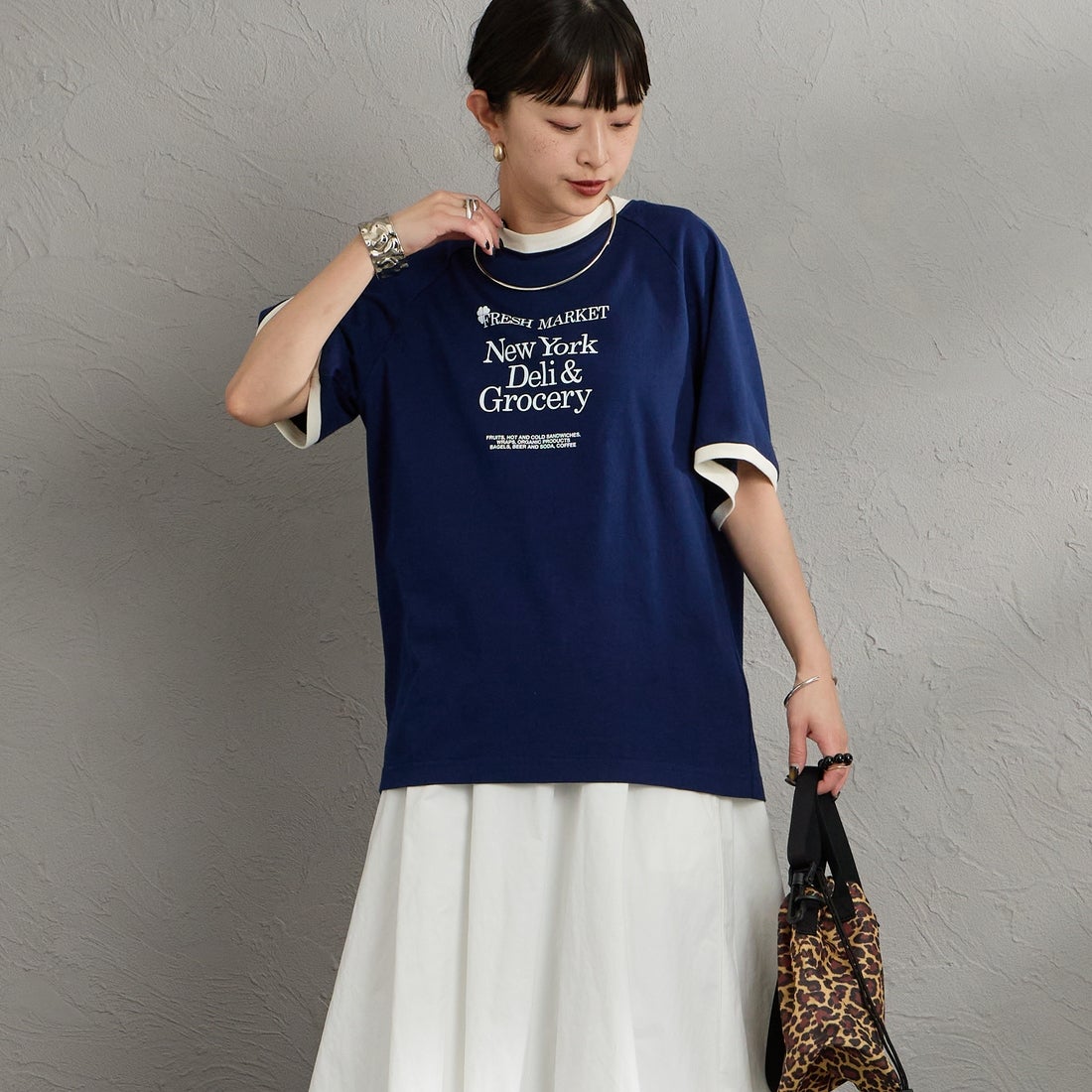 THE SHINZONE [ザ シンゾーン] フレッシュマーケットリンガーTシャツ [26SMSCU12] 85 NAVY &&モデル身長：150cm 着用サイズ：F0&&