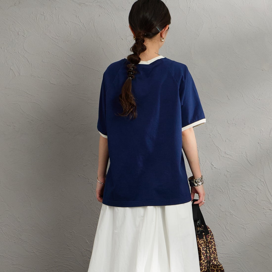 THE SHINZONE [ザ シンゾーン] フレッシュマーケットリンガーTシャツ [26SMSCU12] 85 NAVY &&モデル身長：150cm 着用サイズ：F0&&