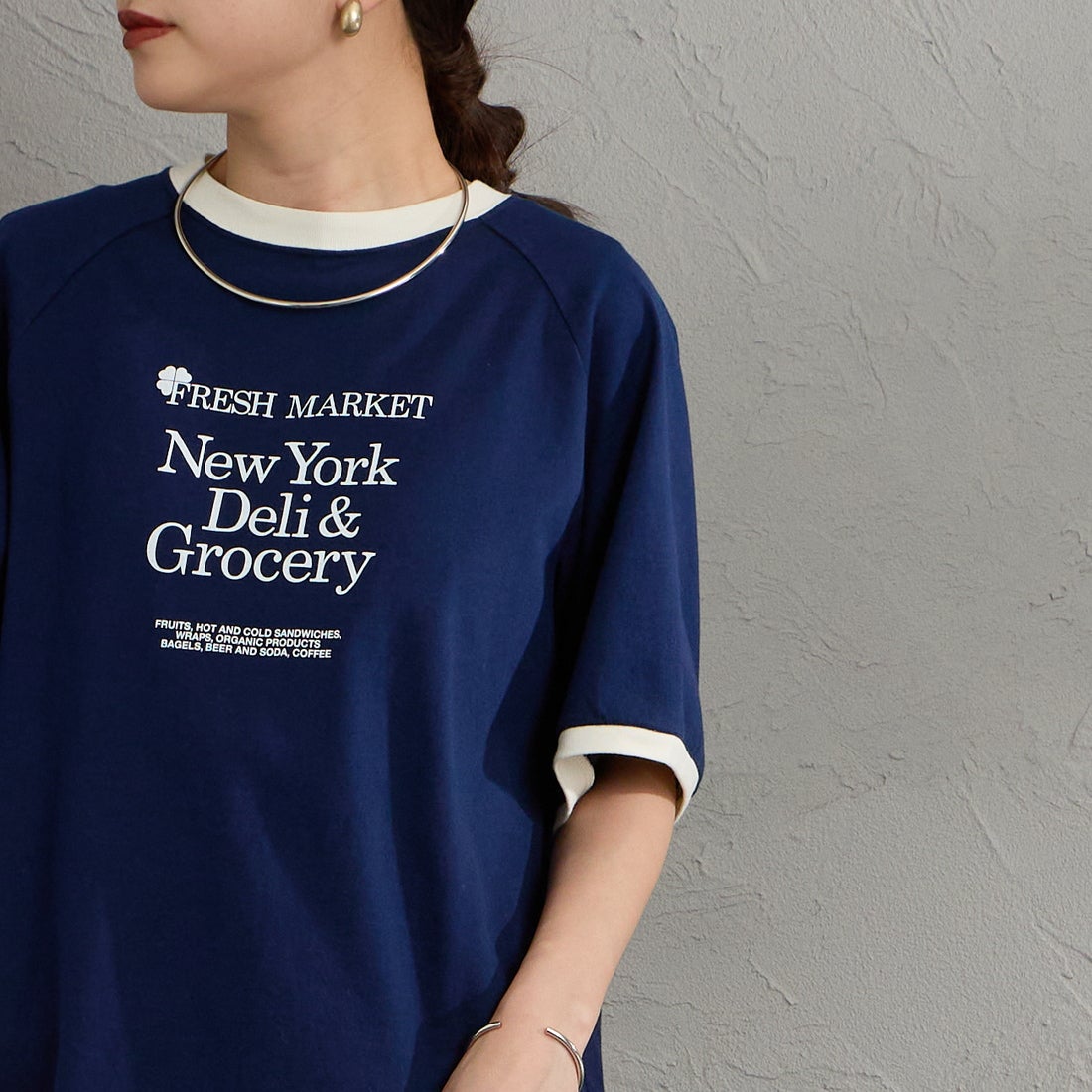 THE SHINZONE [ザ シンゾーン] フレッシュマーケットリンガーTシャツ [26SMSCU12] 85 NAVY &&モデル身長：150cm 着用サイズ：F0&&