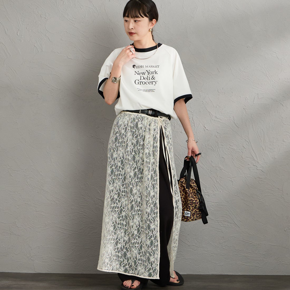 THE SHINZONE [ザ シンゾーン] フレッシュマーケットリンガーTシャツ [26SMSCU12] 01 WHITE &&モデル身長：150cm 着用サイズ：F0&&