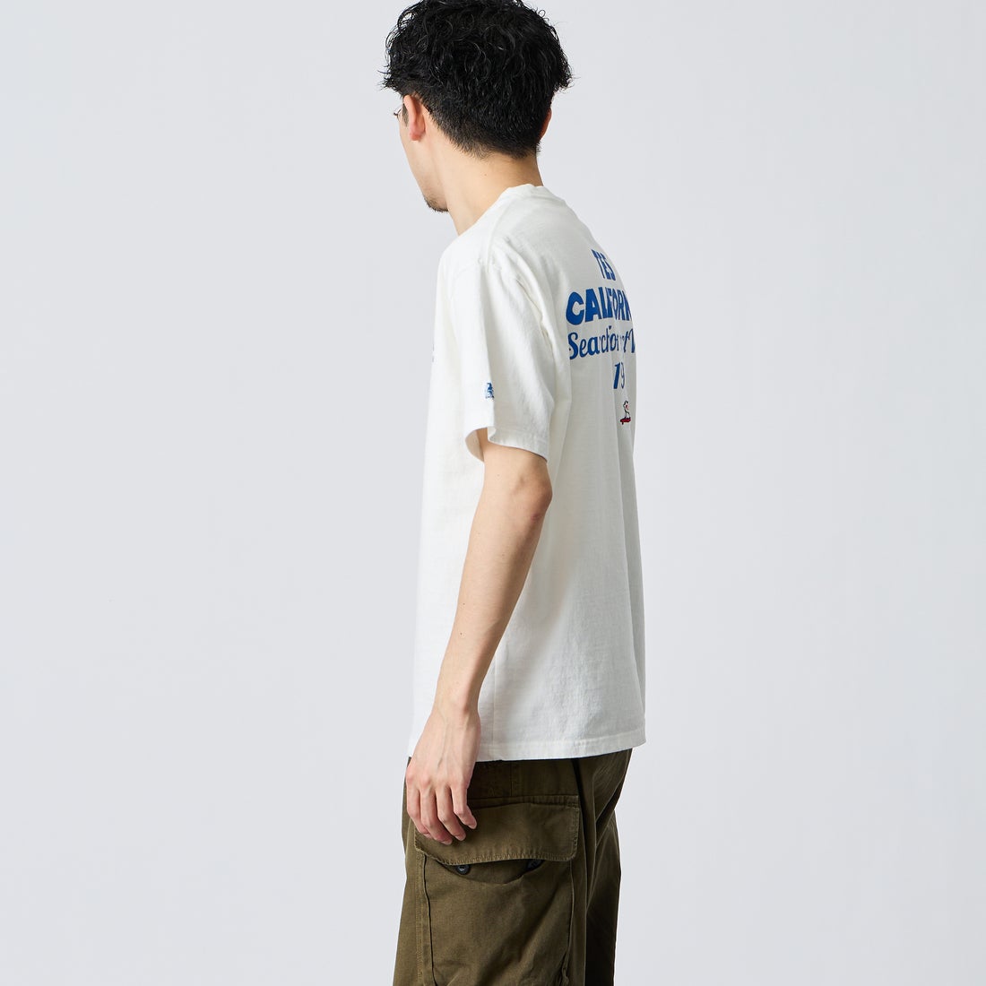 The Endless Summer [エンドレスサマー] 別注 バックロゴプリントTシャツ [FH-26574505-JF] WHITE &&モデル身長：168cm 着用サイズ：L&&
