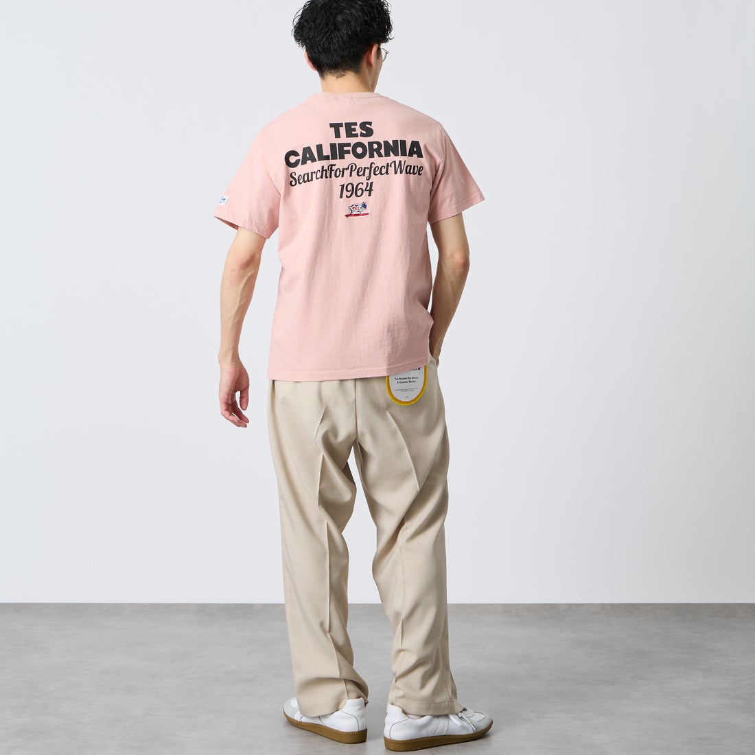 The Endless Summer [エンドレスサマー] 別注 バックロゴプリントTシャツ [FH-26574505-JF] PINK &&モデル身長：168cm 着用サイズ：M&&