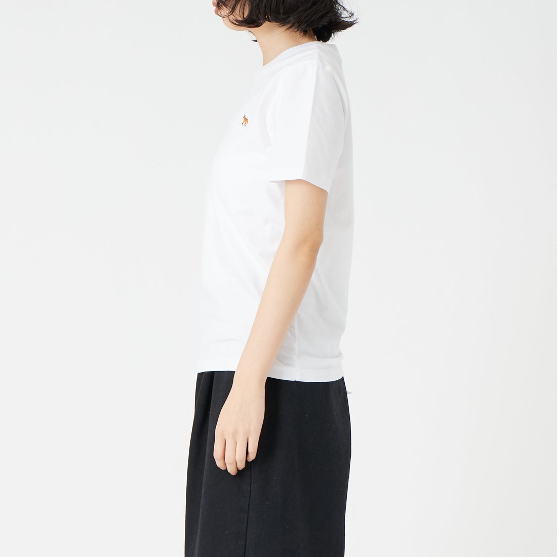 MAISON KITSUNE [メゾン キツネ] ベビーフォックス レギュラーTシャツ [PW00115KJ7026] P100 WHITE &&モデル身長：162cm 着用サイズ：S&&