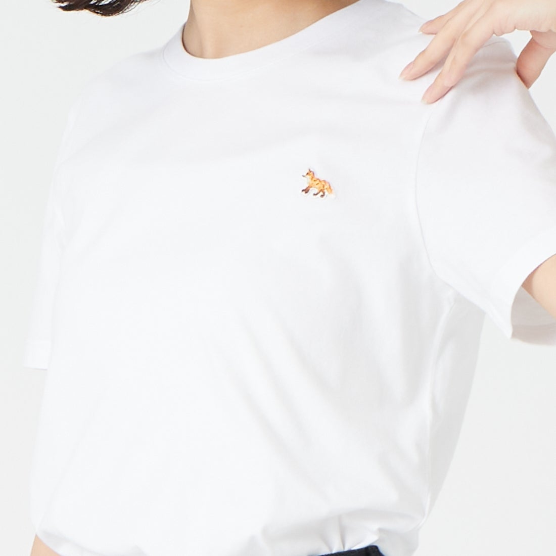 MAISON KITSUNE [メゾン キツネ] ベビーフォックス レギュラーTシャツ [PW00115KJ7026] P100 WHITE &&モデル身長：162cm 着用サイズ：S&&