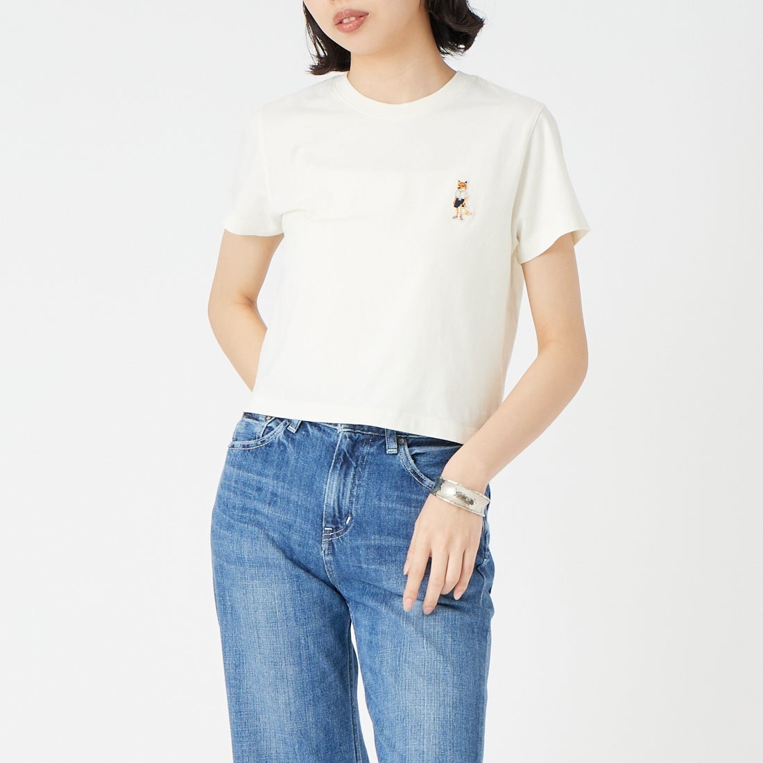 MAISON KITSUNE [メゾン キツネ] ドレスドフォックスベビーTシャツ [QW00113KJ7026] 0443 DOVE &&モデル身長：162cm 着用サイズ：S&&