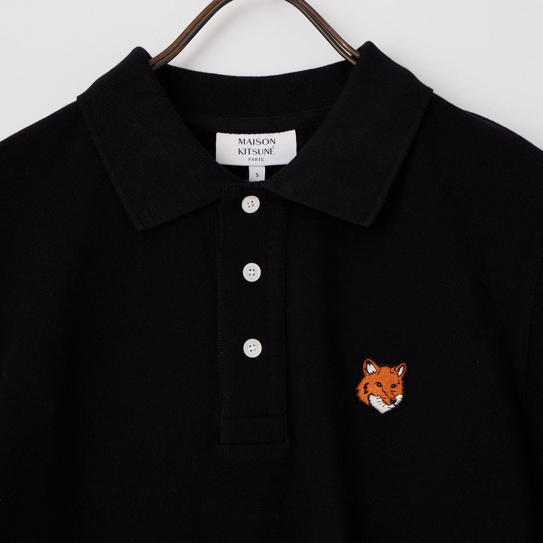 MAISON KITSUNE [メゾン キツネ] フォックスヘッド レギュラーポロシャツ [PM00209KP0002] P199 BLACK