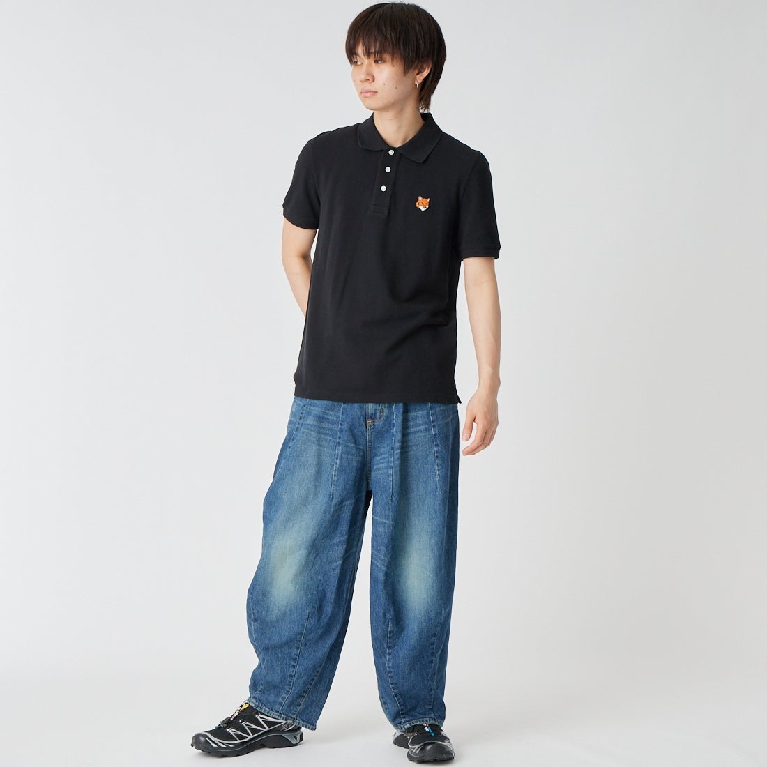 MAISON KITSUNE [メゾン キツネ] フォックスヘッド レギュラーポロシャツ [PM00209KP0002] P199 BLACK &&モデル身長：177cm 着用サイズ：S&&