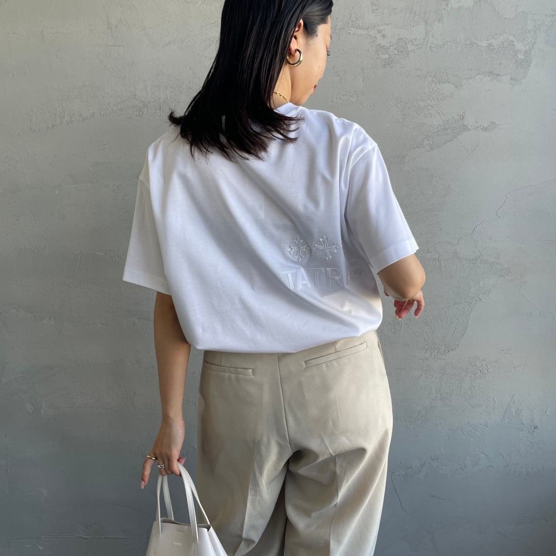 TATRAS [タトラス] 別注 GLUTO ショートスリーブTシャツ [MCKZ0764083968-JF] WHITE &&モデル身長：163cm 着用サイズ：1&&